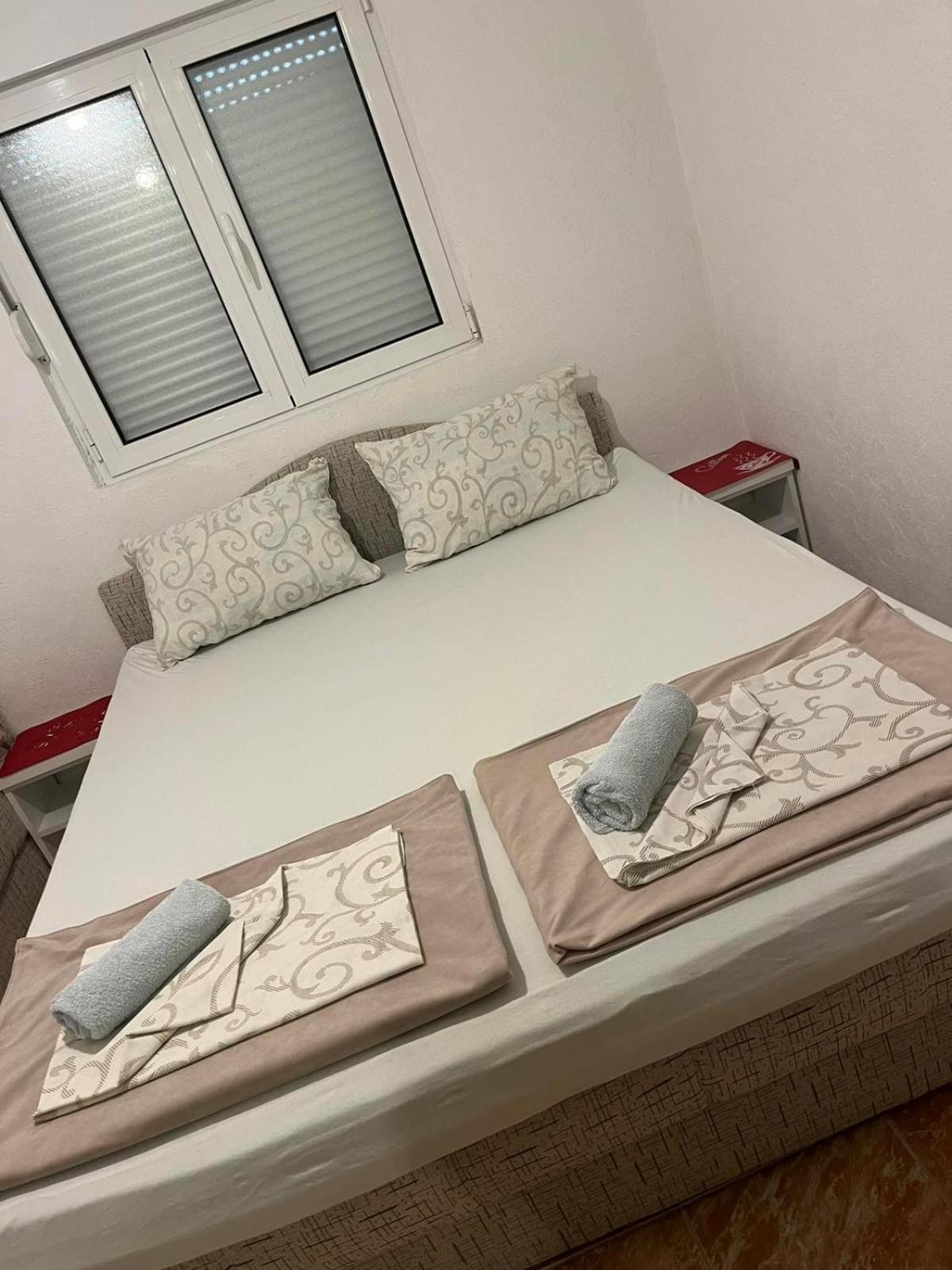 Apartmani Neda Bane Petrovac Zewnętrze zdjęcie