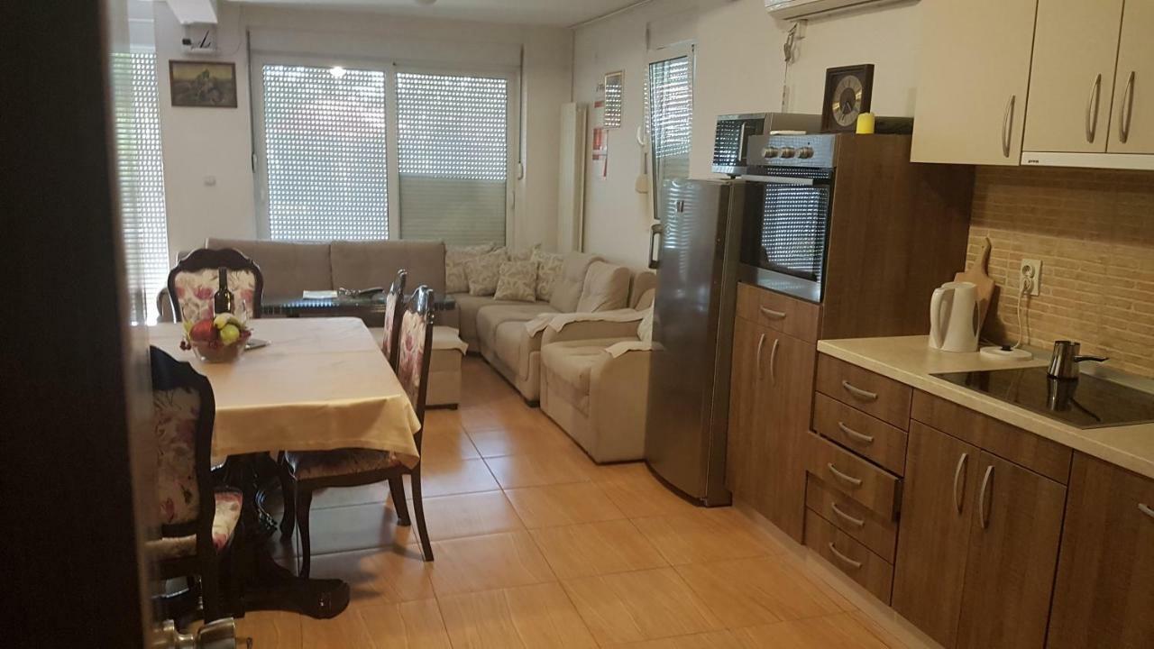 Apartmani Neda Bane Petrovac Zewnętrze zdjęcie