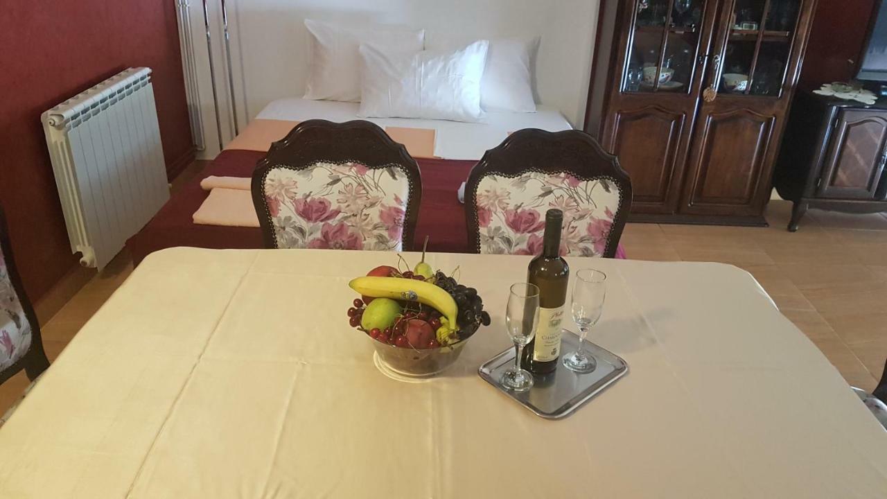 Apartmani Neda Bane Petrovac Zewnętrze zdjęcie