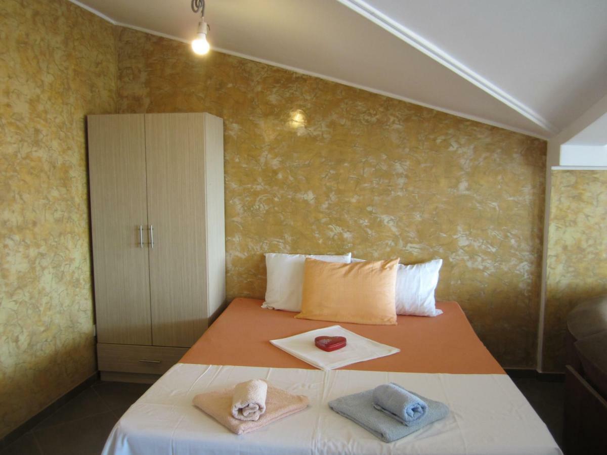 Apartmani Neda Bane Petrovac Zewnętrze zdjęcie
