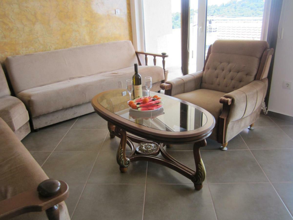 Apartmani Neda Bane Petrovac Zewnętrze zdjęcie