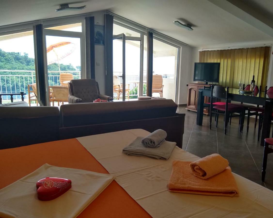 Apartmani Neda Bane Petrovac Zewnętrze zdjęcie
