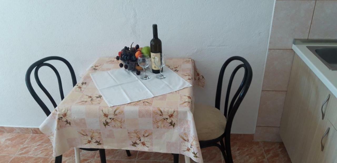 Apartmani Neda Bane Petrovac Zewnętrze zdjęcie