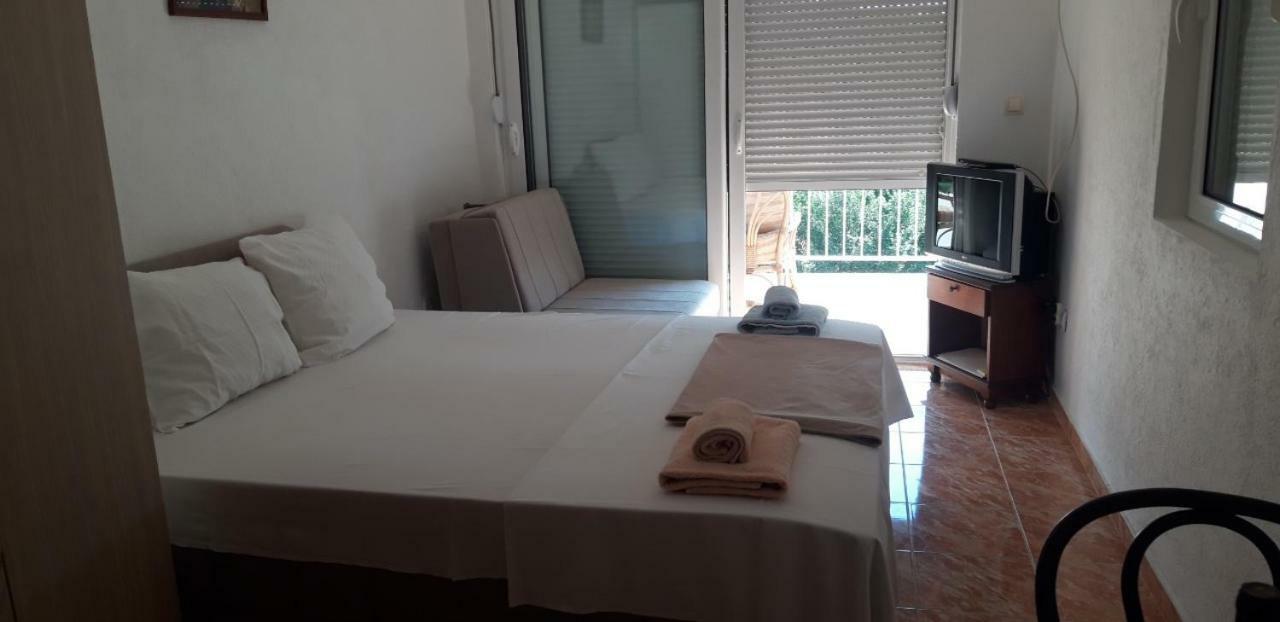Apartmani Neda Bane Petrovac Zewnętrze zdjęcie